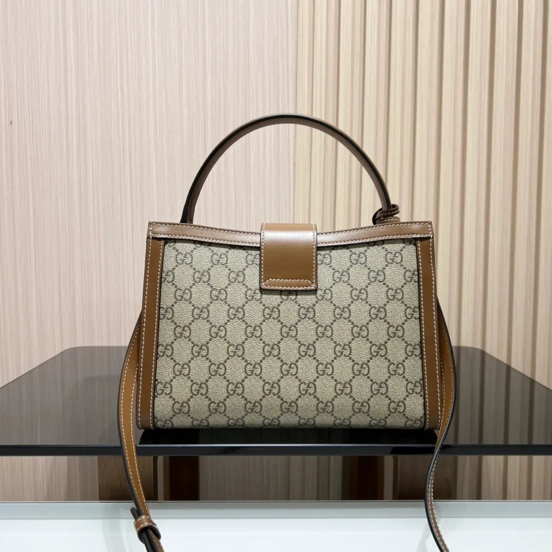 Padlock Leather 10.0 in Handbag 838992