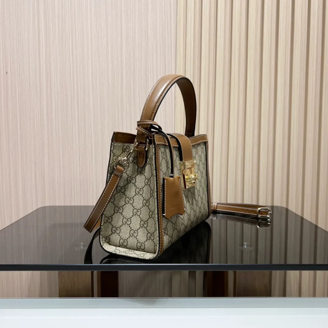Padlock Leather 10.0 in Handbag 838992