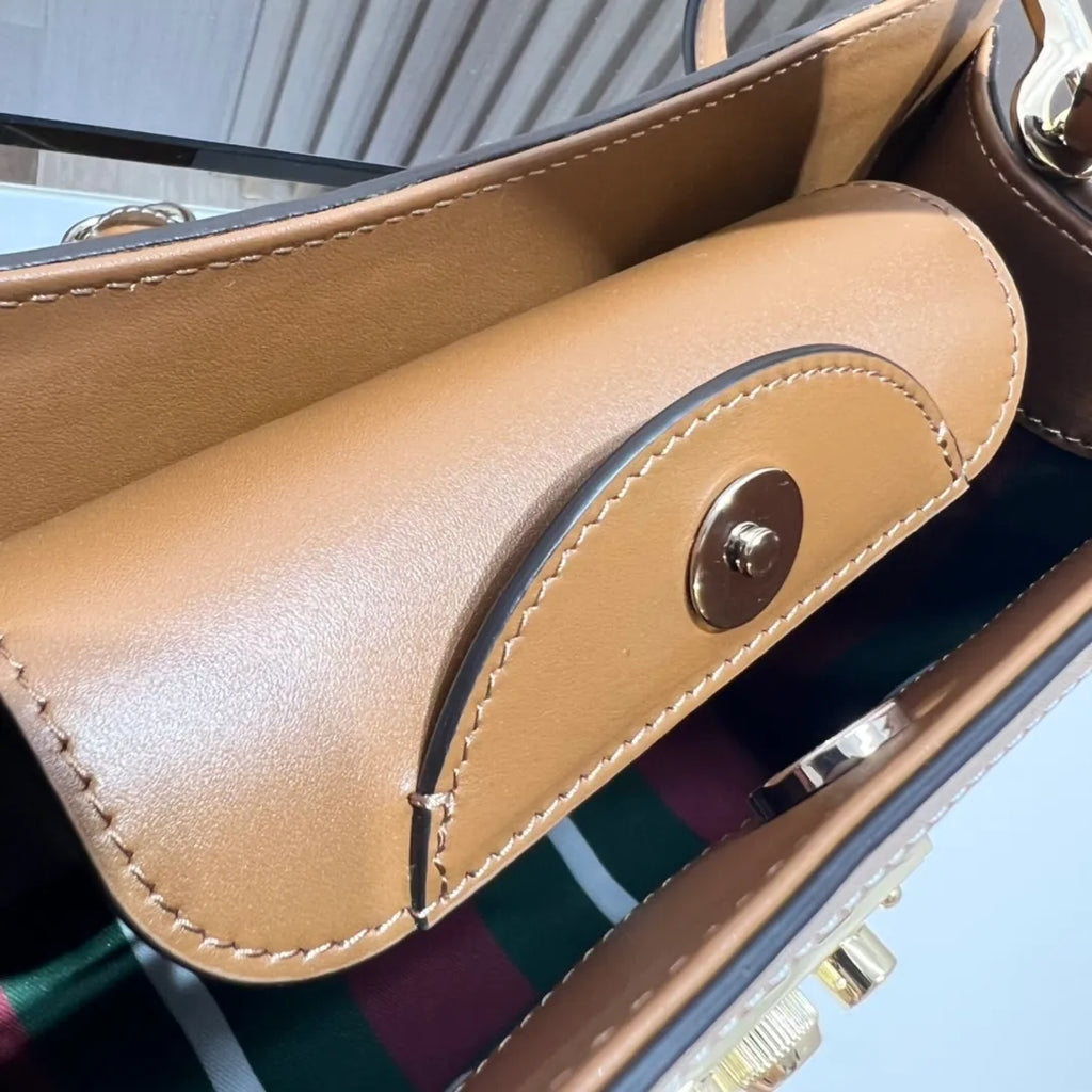 Padlock Leather 10.0 in Handbag 838992