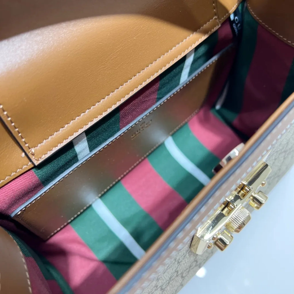 Padlock Leather 10.0 in Handbag 838992