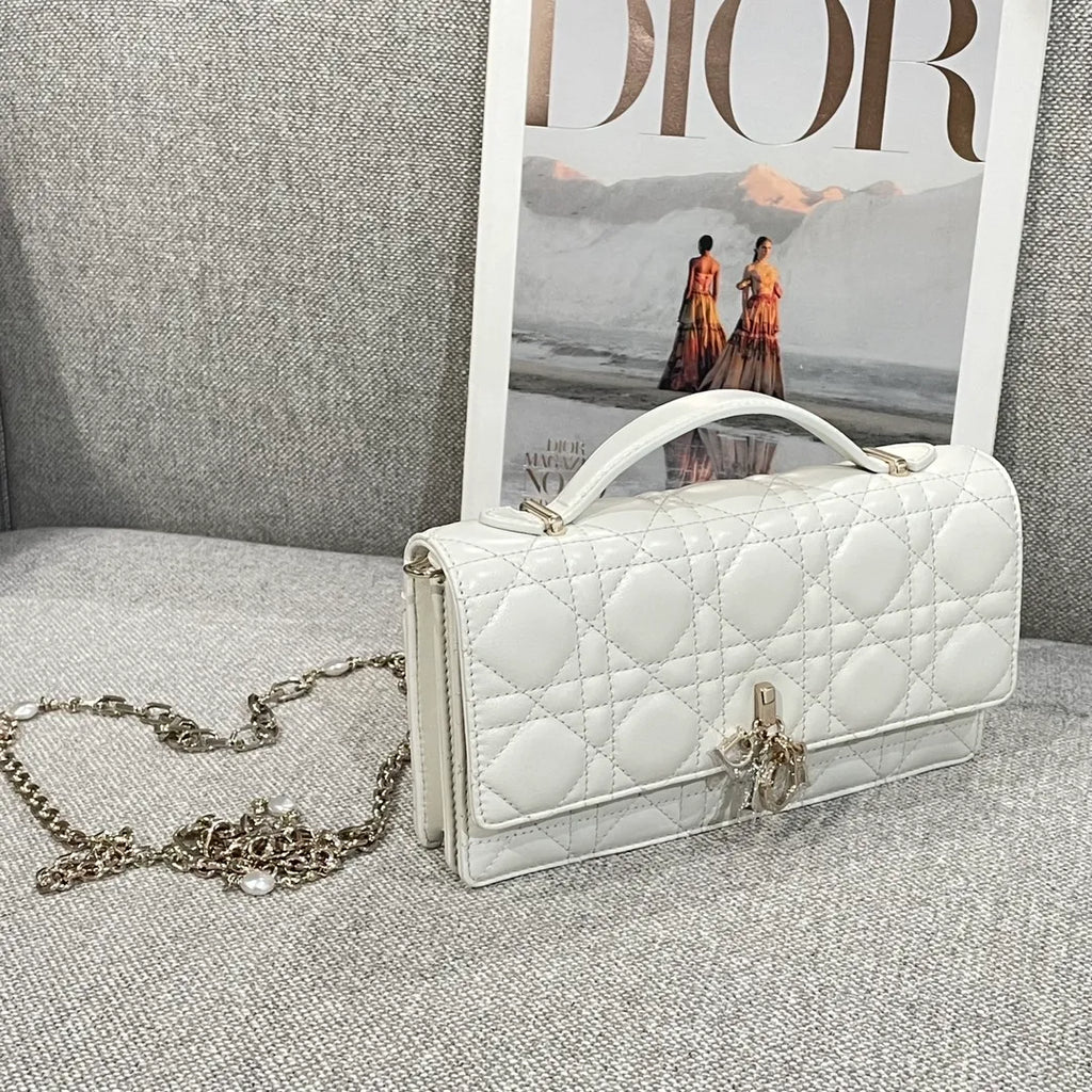 Pearl Chain WOC Lambskin Clutch Bag Off-White