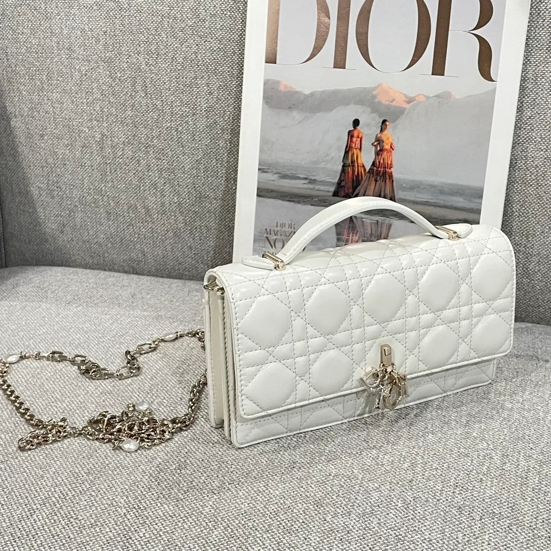 Pearl Chain WOC Lambskin Clutch Bag Off-White
