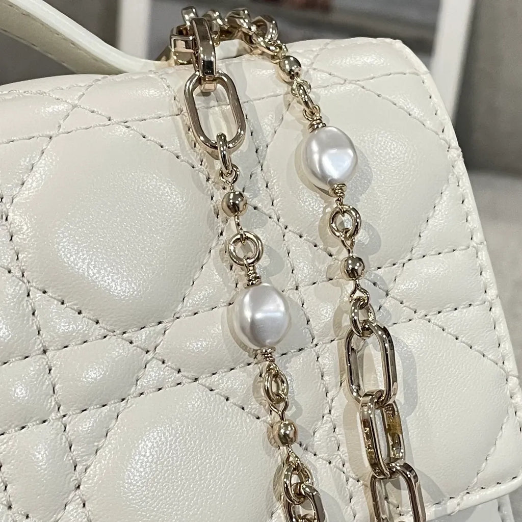 Pearl Chain WOC Lambskin Clutch Bag Off-White