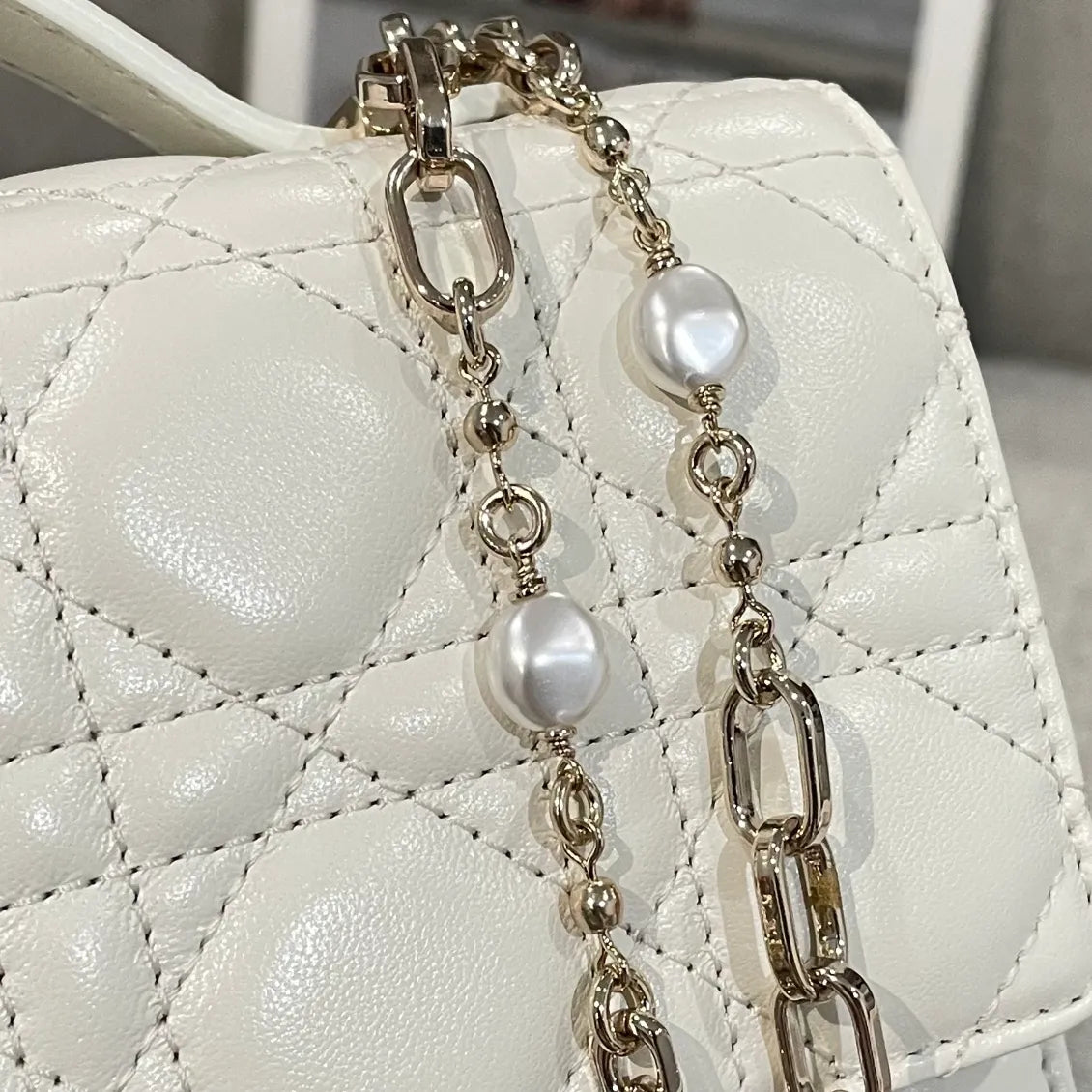 Pearl Chain WOC Lambskin Clutch Bag Off-White