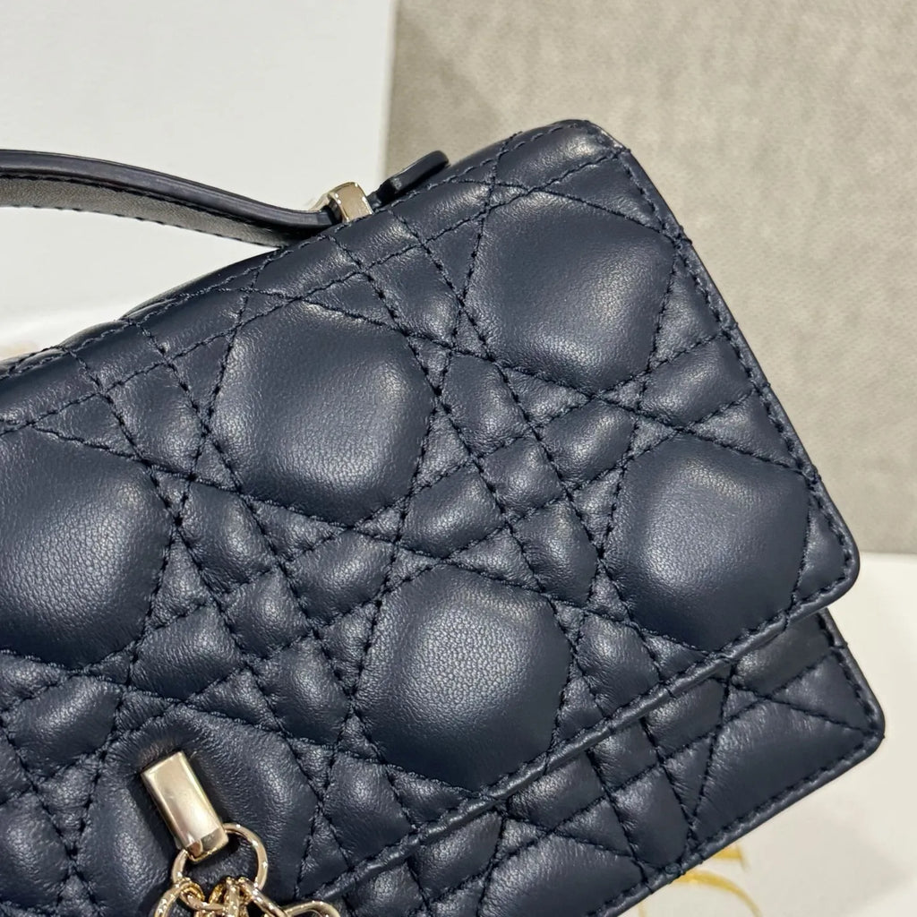 Pearl WOC Clutch Shoulder Bag 135435