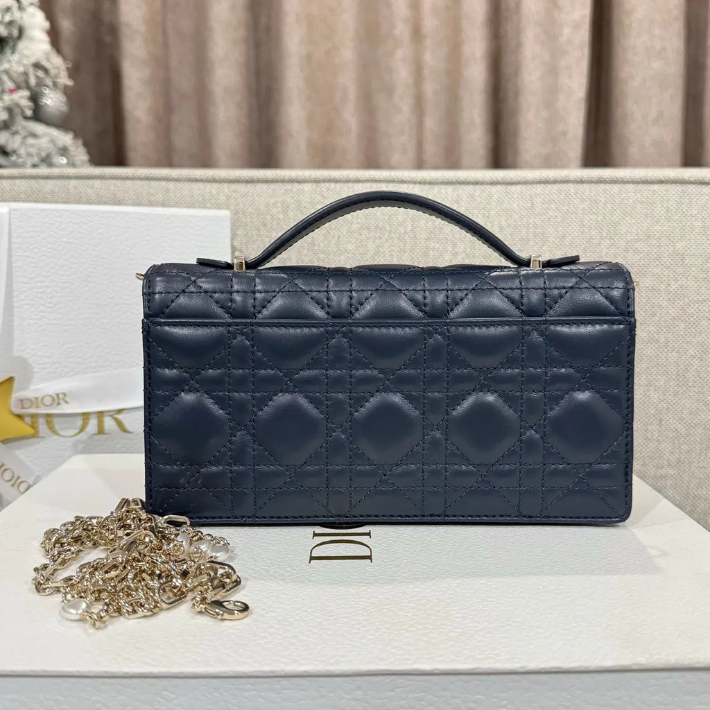 Pearl WOC Clutch Shoulder Bag 135435