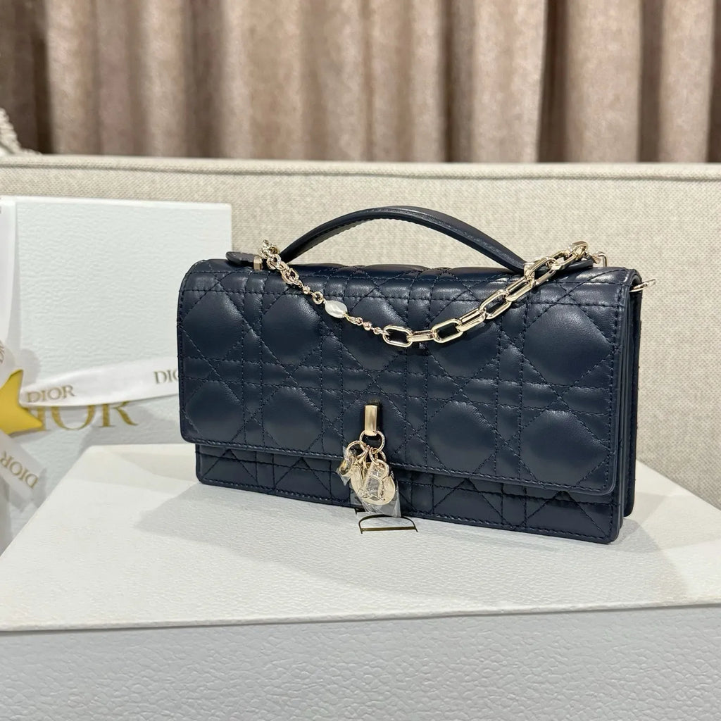 Pearl WOC Clutch Shoulder Bag 135435