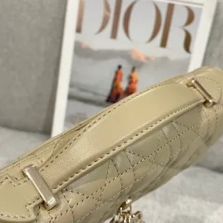 Pearl WOC Pearl Chain Crossbody Shoulder Bag
