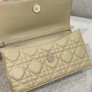 Pearl WOC Pearl Chain Crossbody Shoulder Bag