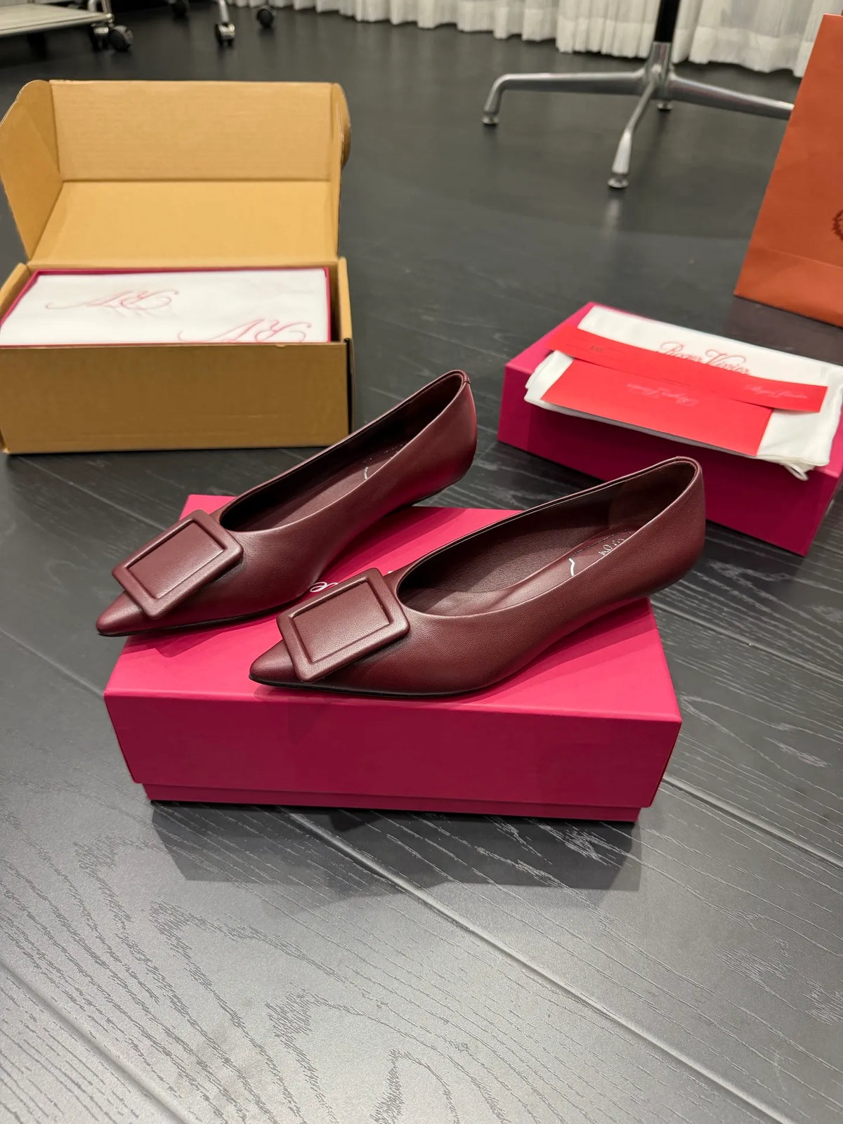 Pointed-Toe Square Buckle Low-Heeled Flats 274047