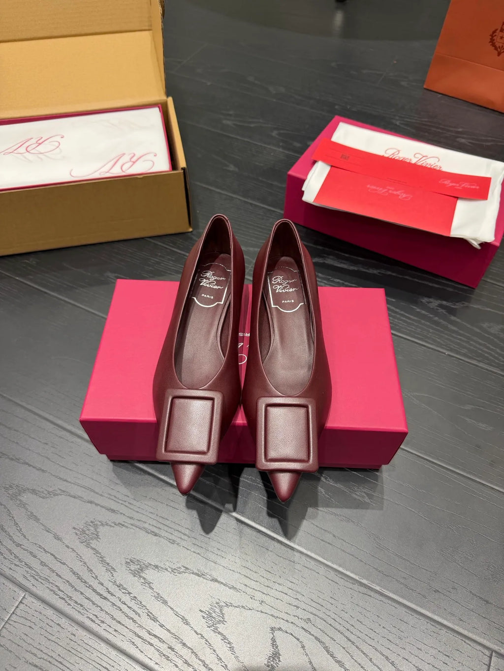 Pointed-Toe Square Buckle Low-Heeled Flats 274047