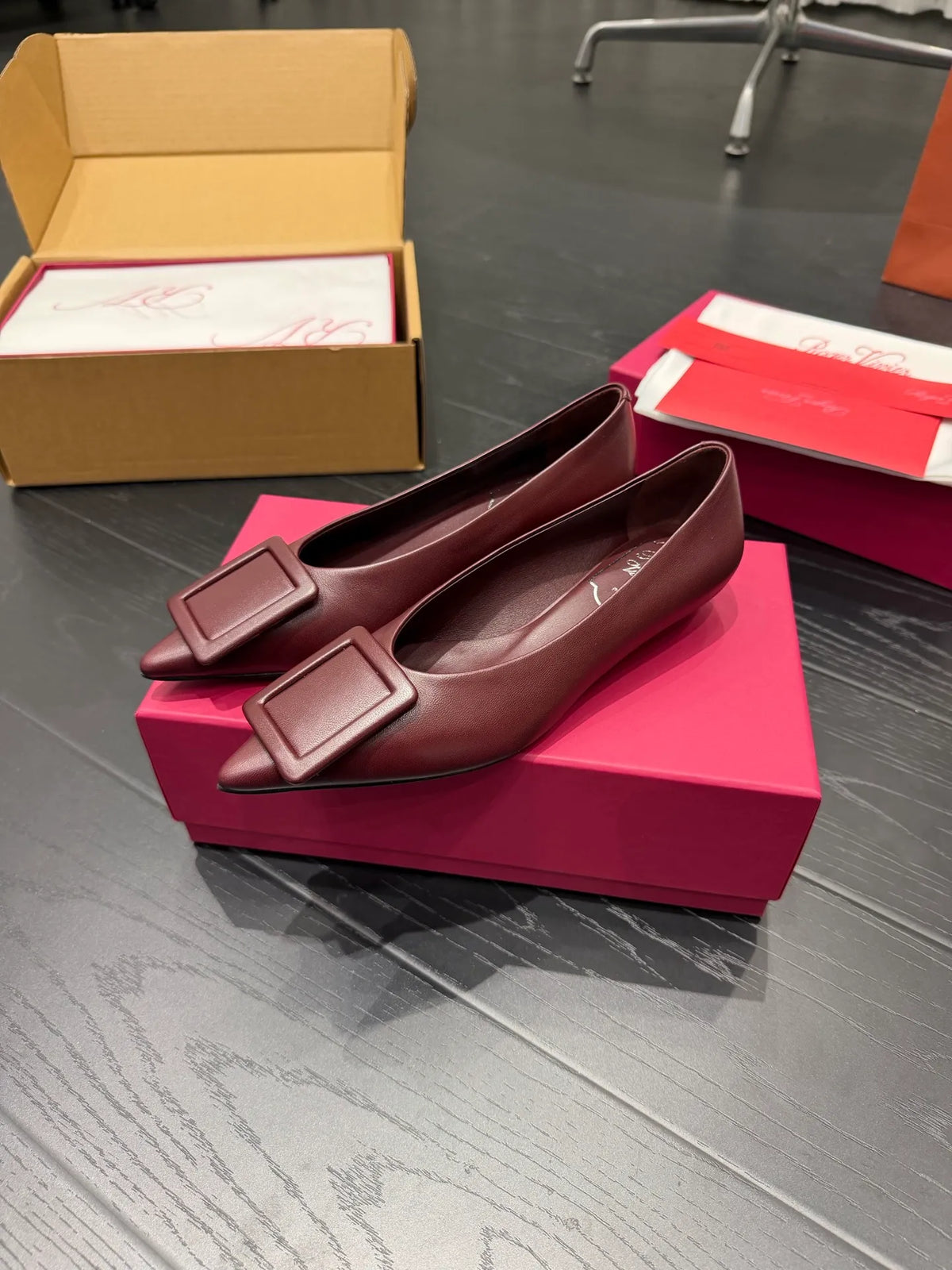 Pointed-Toe Square Buckle Low-Heeled Flats 274047