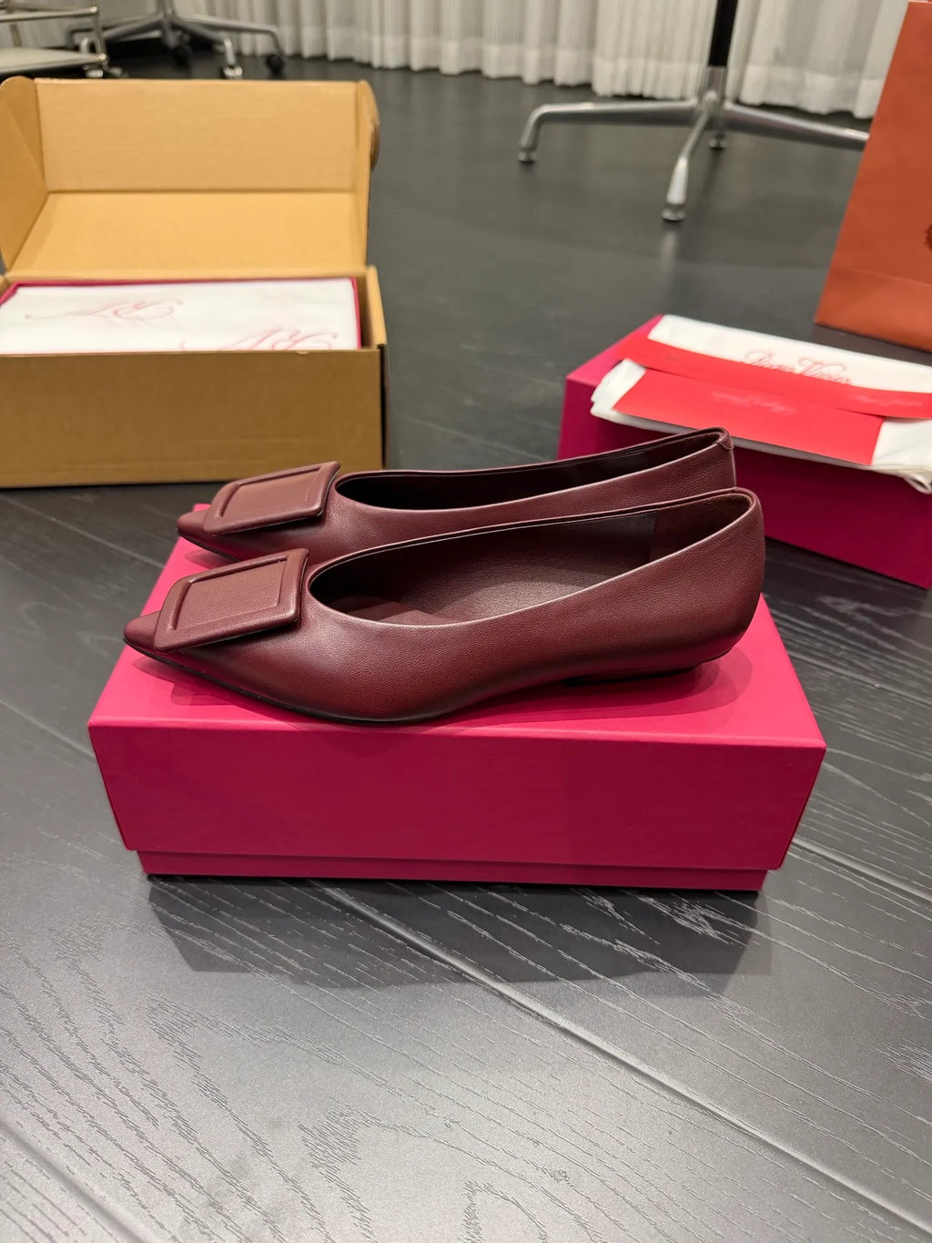 Pointed-Toe Square Buckle Low-Heeled Flats 274047