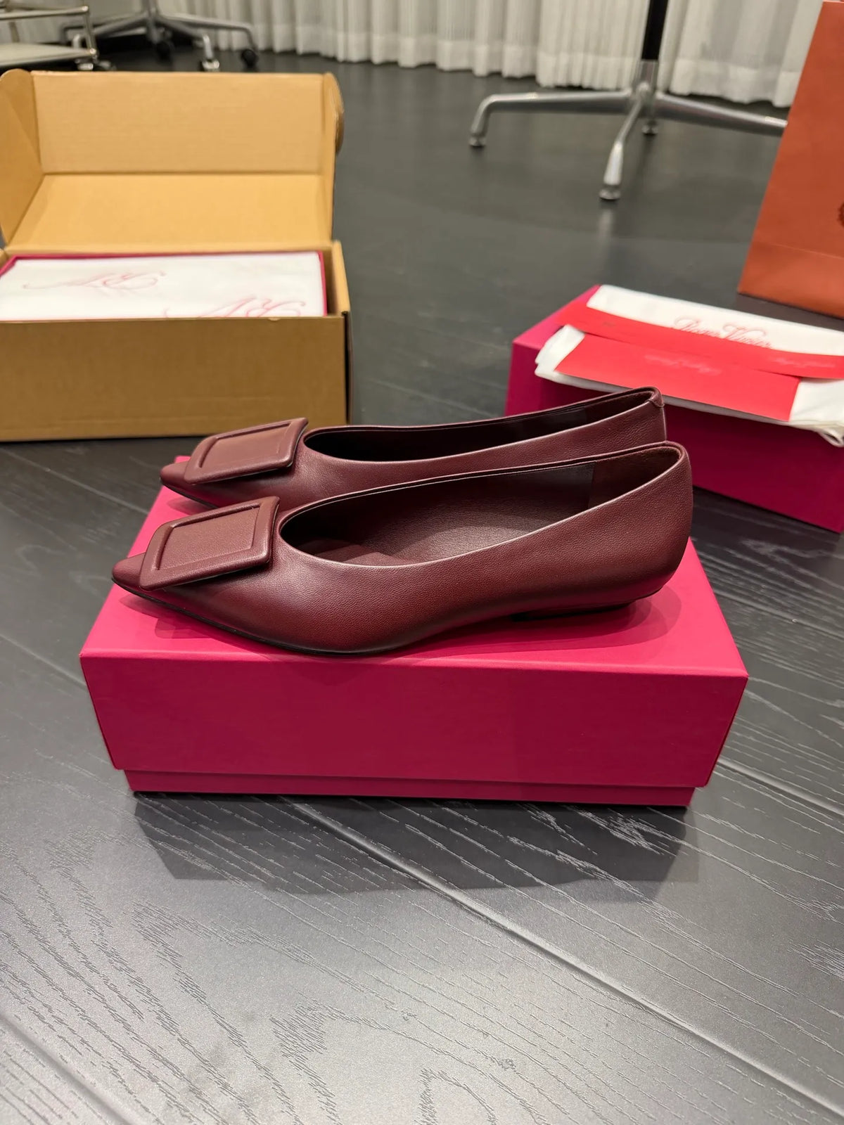 Pointed-Toe Square Buckle Low-Heeled Flats 274047