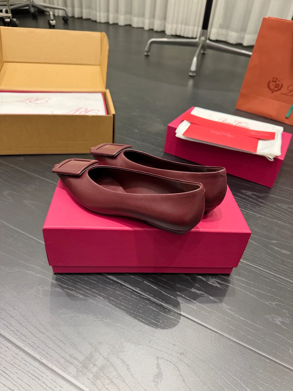 Pointed-Toe Square Buckle Low-Heeled Flats 274047