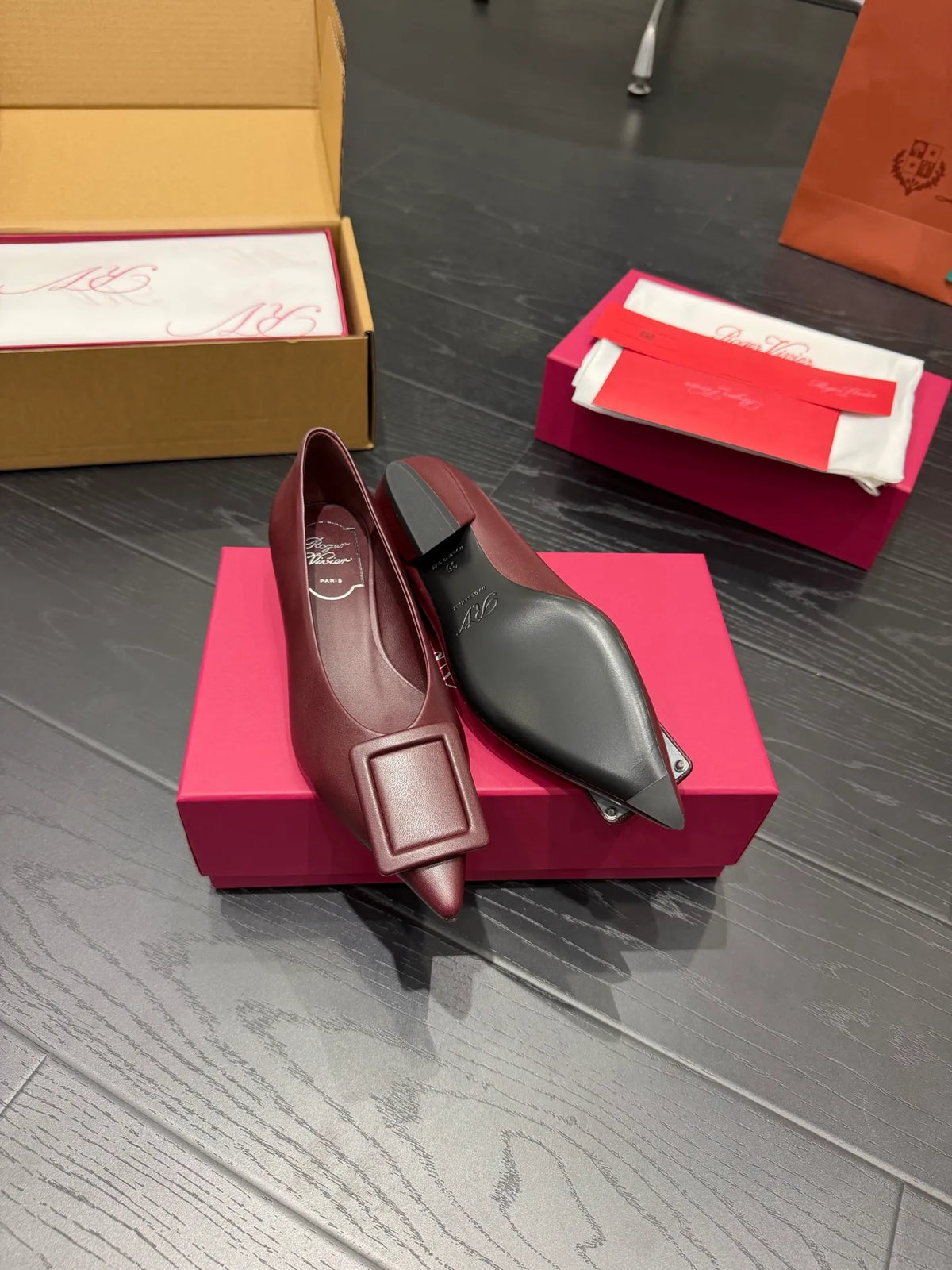 Pointed-Toe Square Buckle Low-Heeled Flats 274047