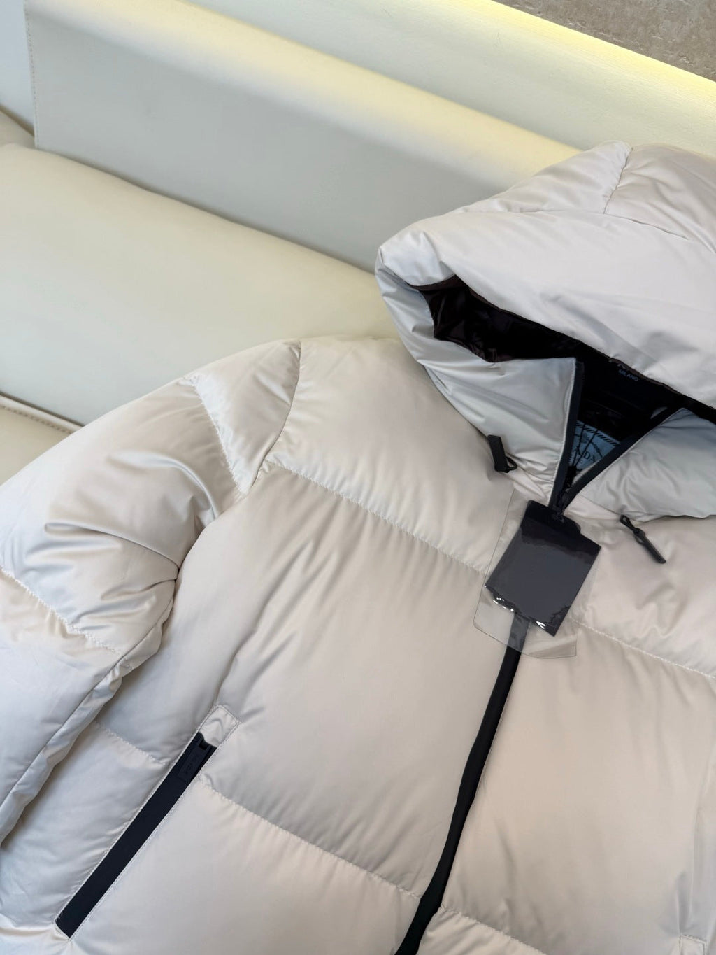PR Women's White Goose Down Short Jacket