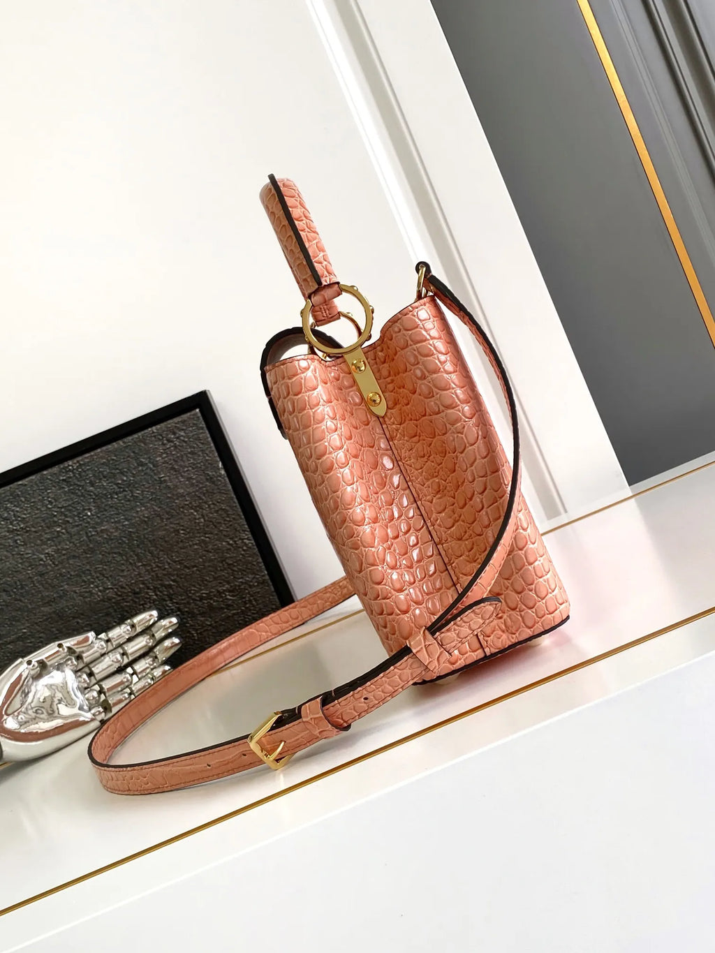 Premium Leather 10.6 in Handbag M92173