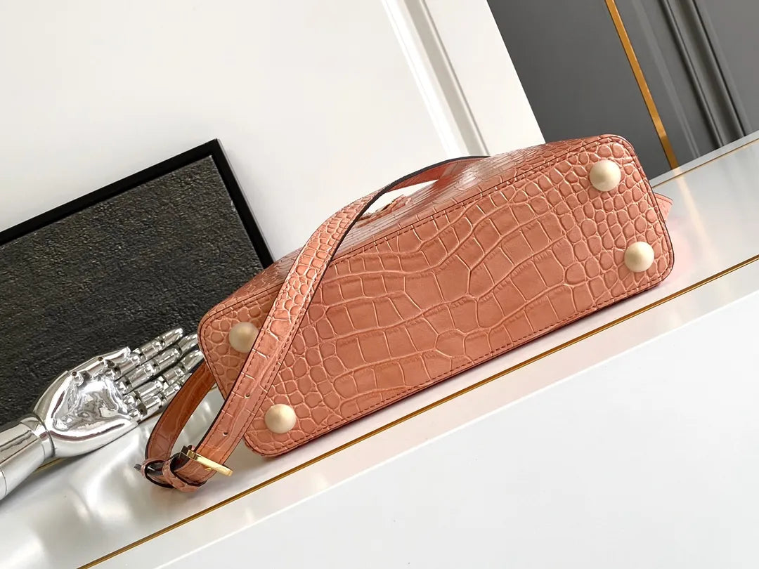 Premium Leather 10.6 in Handbag M92173