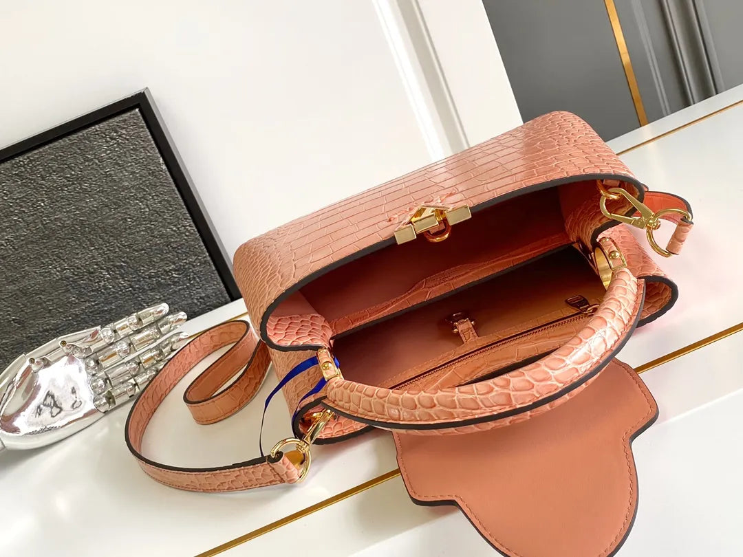 Premium Leather 10.6 in Handbag M92173