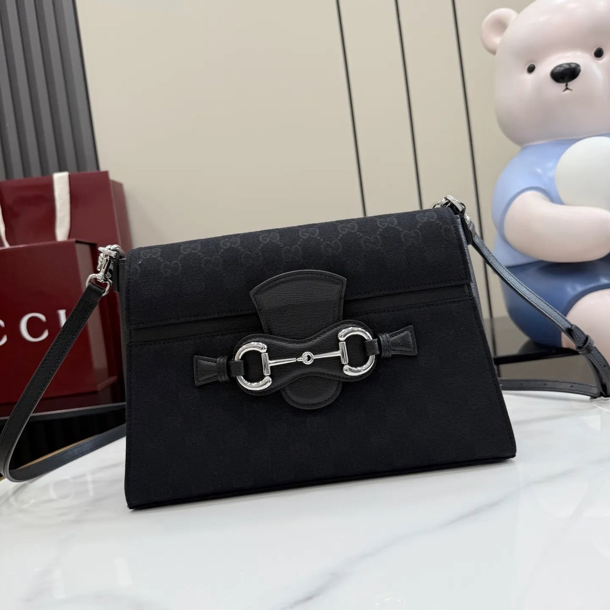 Primavera 10.8 in Tote Bag A006N6
