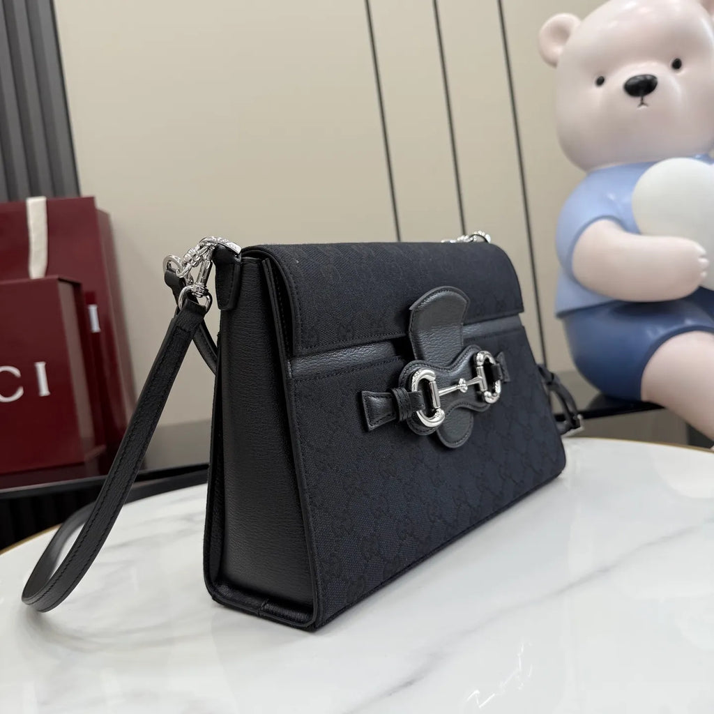 Primavera 10.8 in Tote Bag A006N6