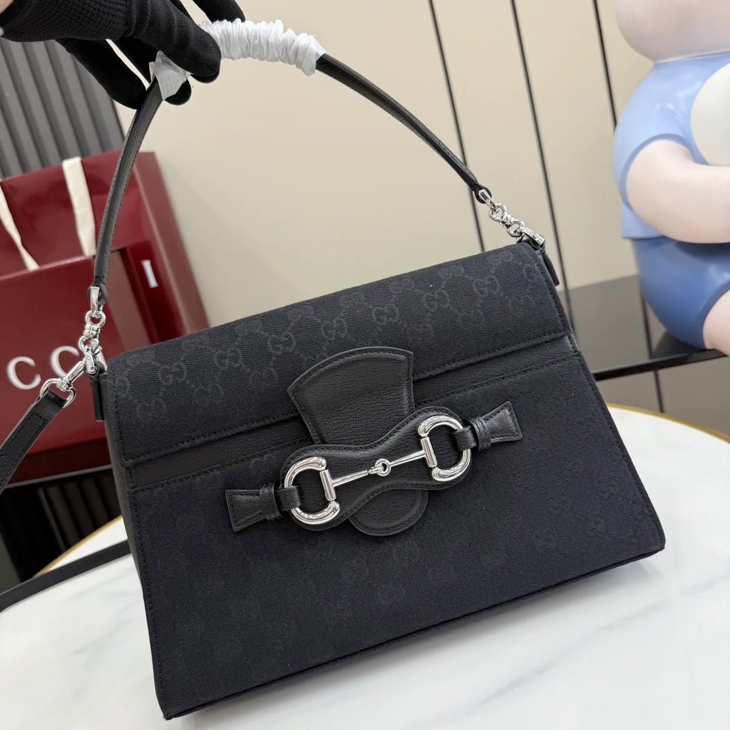 Primavera 10.8 in Tote Bag A006N6