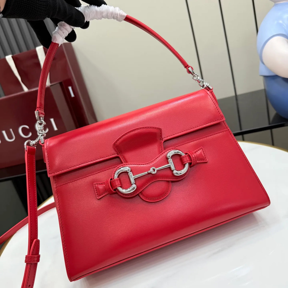 Primavera Glossy Leather 10.8 in Handbag 838179