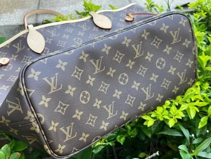 Classic Coated Fabric Shopping Handbag M40995