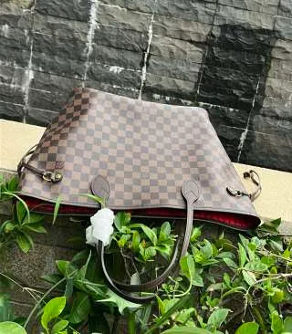 Classic Coated Fabric Shopping Handbag N41358
