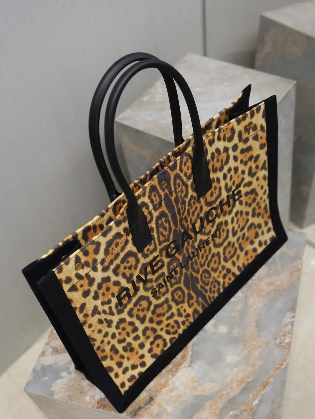 Rive Gauche Linen 18.9 in Tote Bag 509415