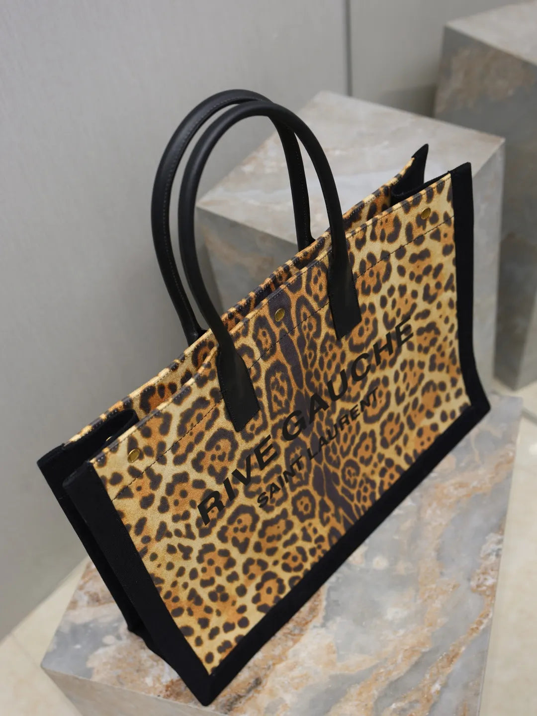 Rive Gauche Linen 18.9 in Tote Bag 509415