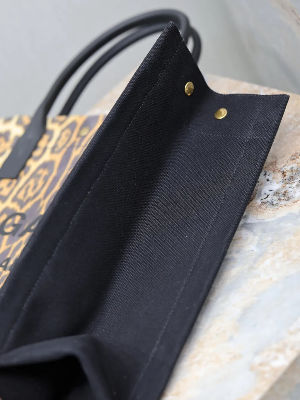 Rive Gauche Linen 18.9 in Tote Bag 509415