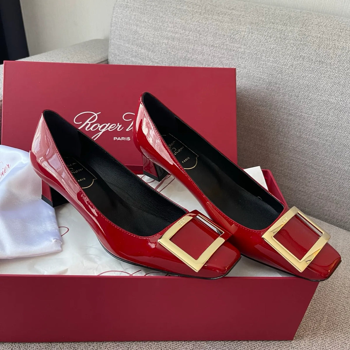 RV Women's Patent Leather Buckle Mid-Heel Pumps