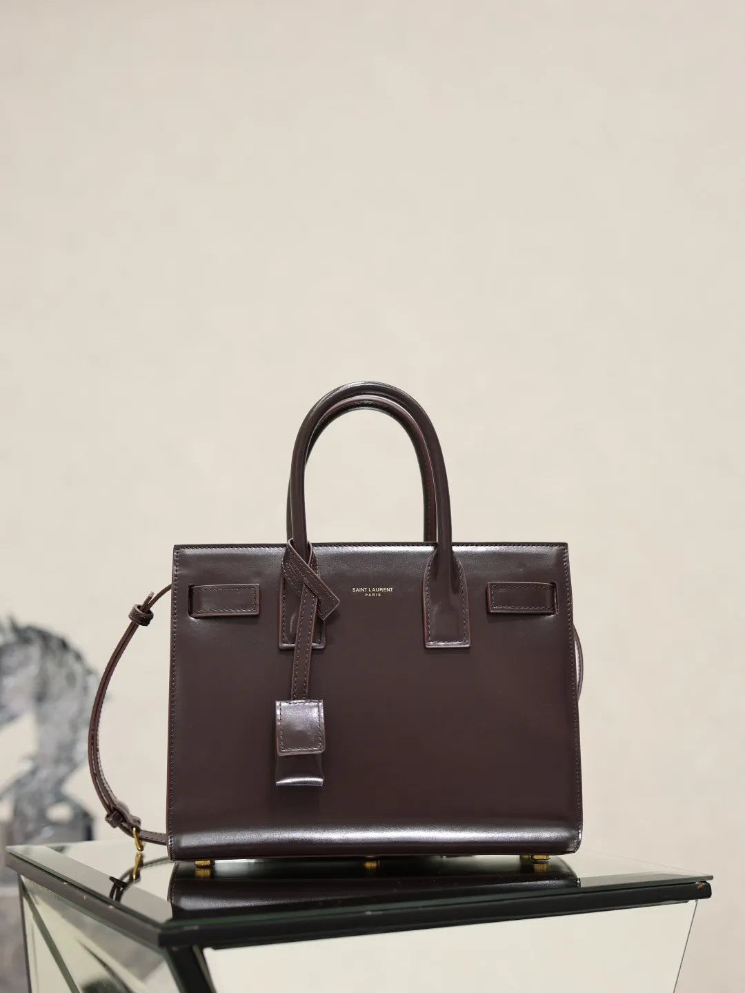Sac De Jour 10.2 in Grained Leather Tote Bag 421863/477477
