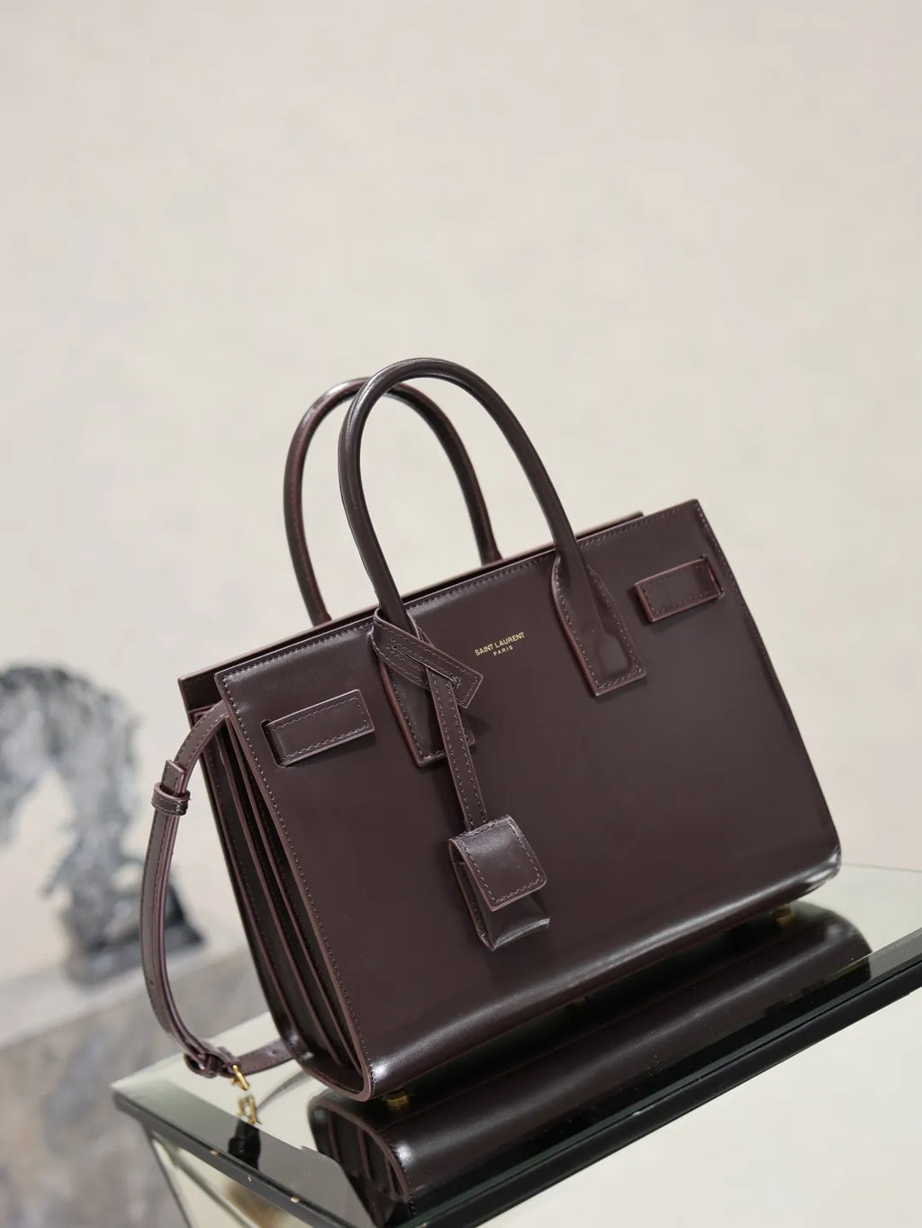 Sac De Jour 10.2 in Grained Leather Tote Bag 421863/477477