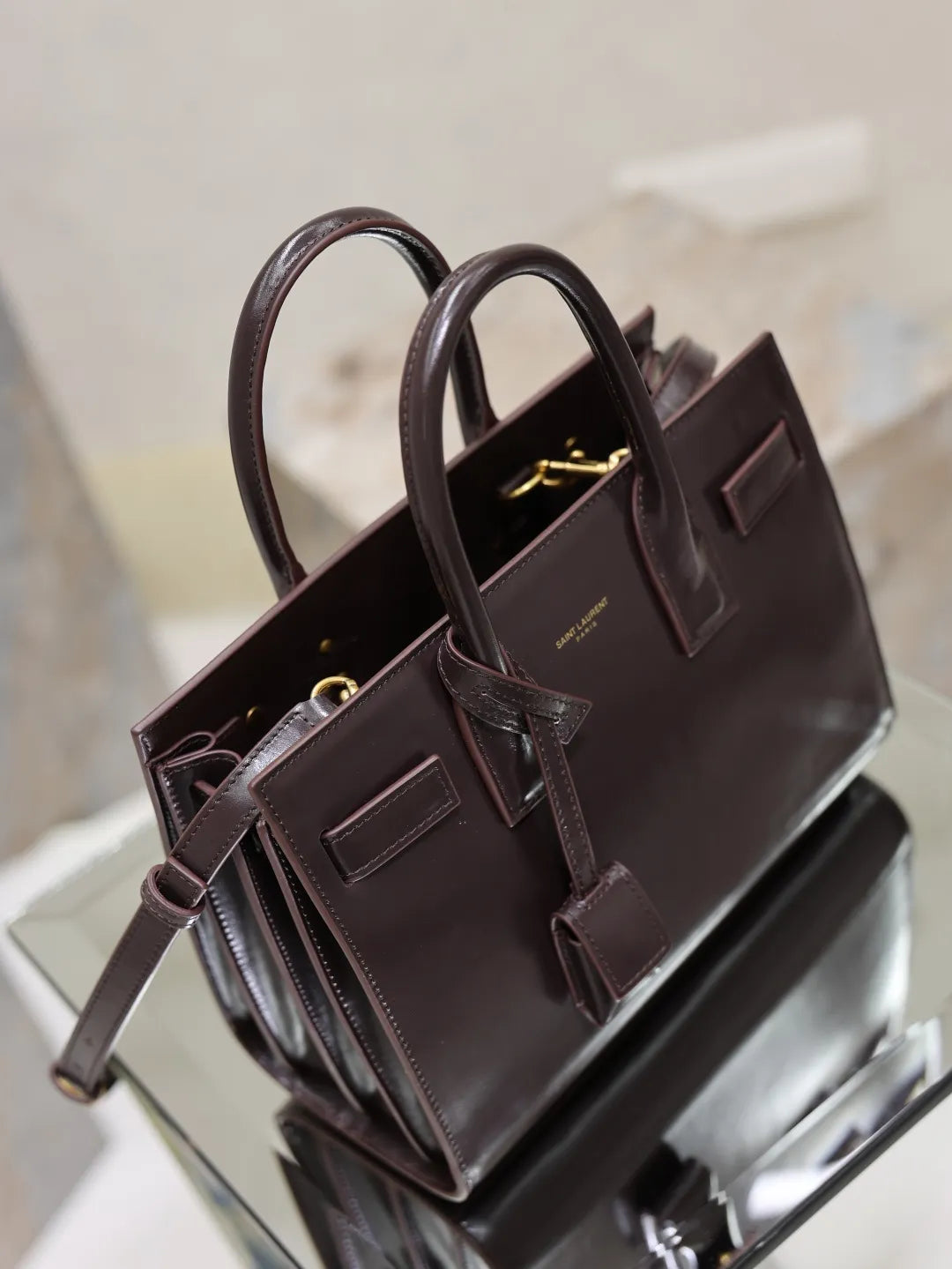 Sac De Jour 10.2 in Grained Leather Tote Bag 421863/477477