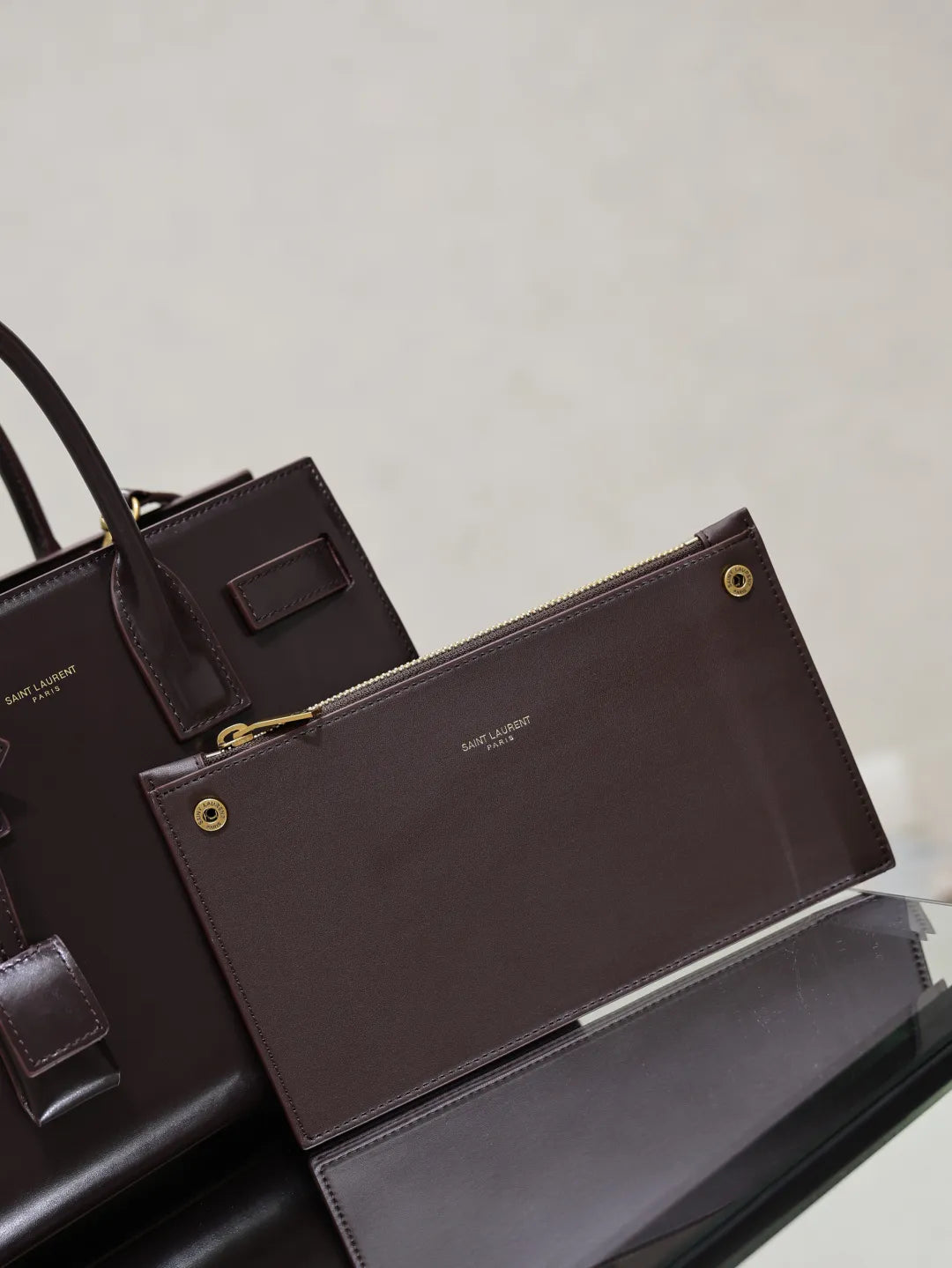 Sac De Jour 10.2 in Grained Leather Tote Bag 421863/477477