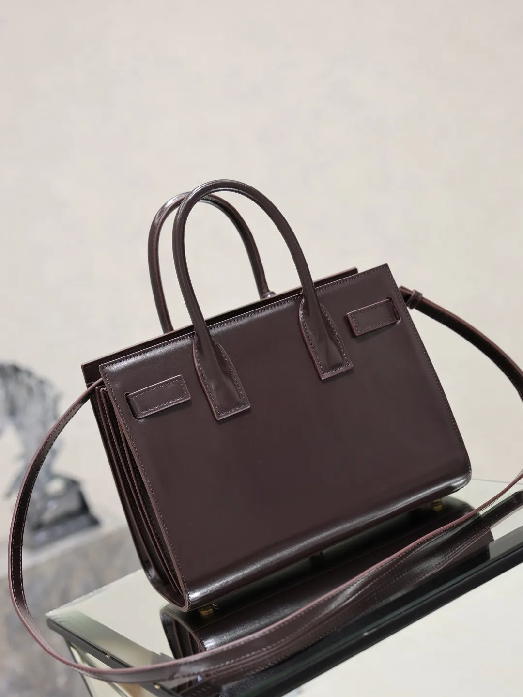 Sac De Jour 10.2 in Grained Leather Tote Bag 421863/477477