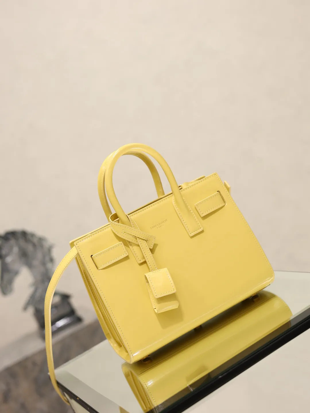Sac De Jour 8.7 in Grained Leather Tote Bag 717440