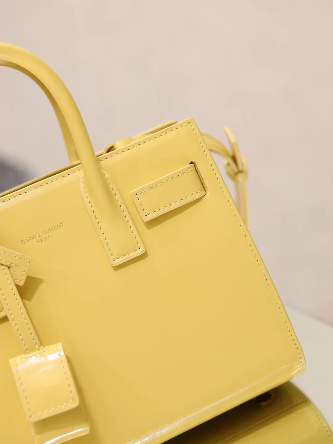 Sac De Jour 8.7 in Grained Leather Tote Bag 717440