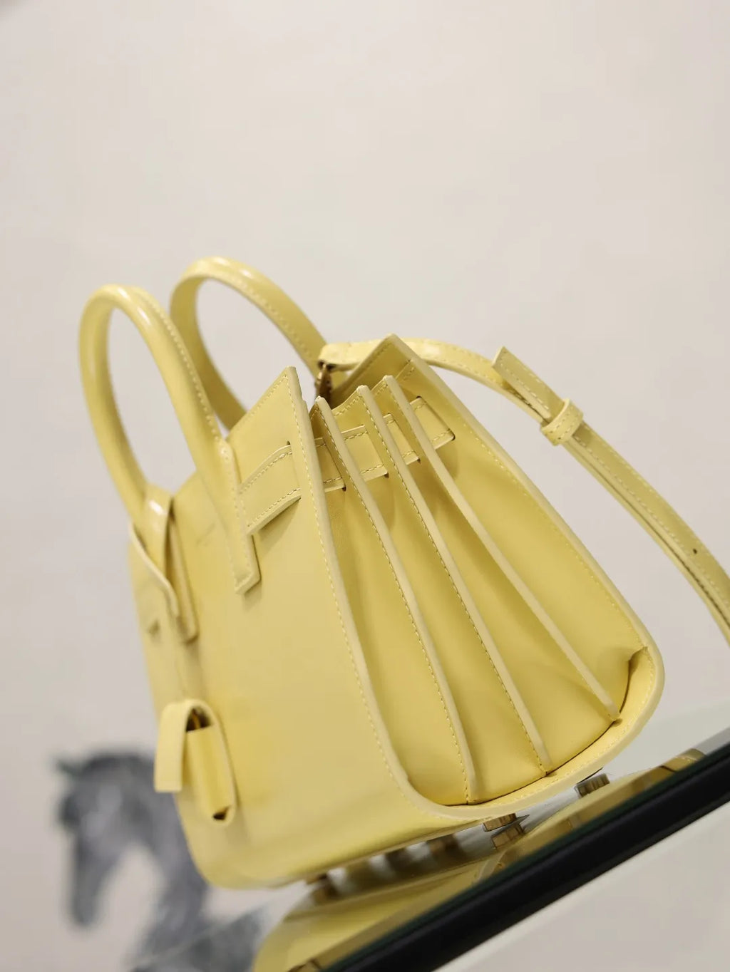 Sac De Jour 8.7 in Grained Leather Tote Bag 717440