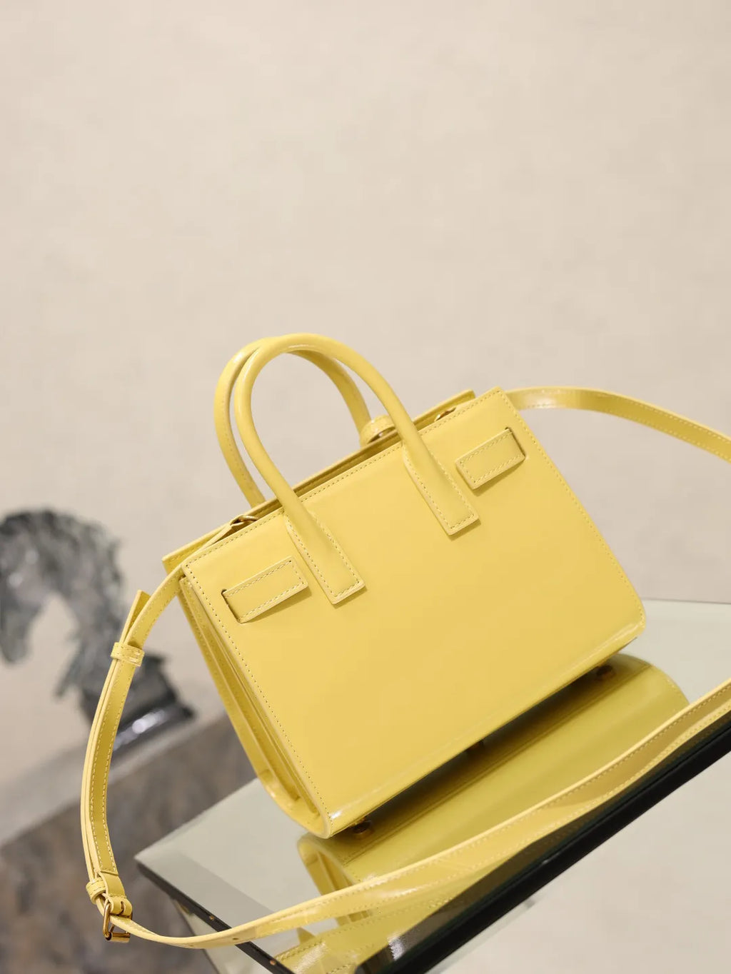 Sac De Jour 8.7 in Grained Leather Tote Bag 717440