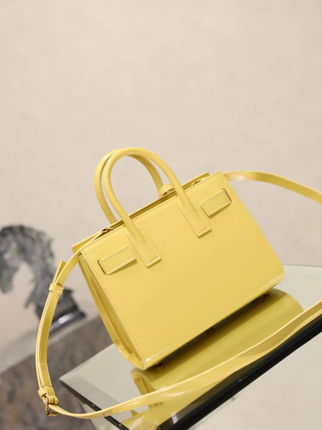 Sac De Jour 8.7 in Grained Leather Tote Bag 717440