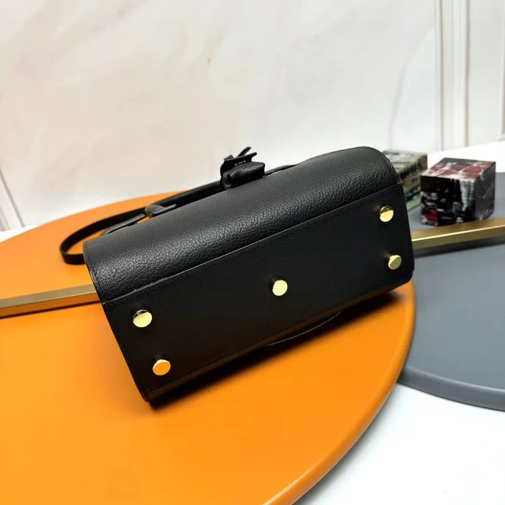 Sac De Jour Grained Leather 8.7 in Shoulder Bag 421863Zx