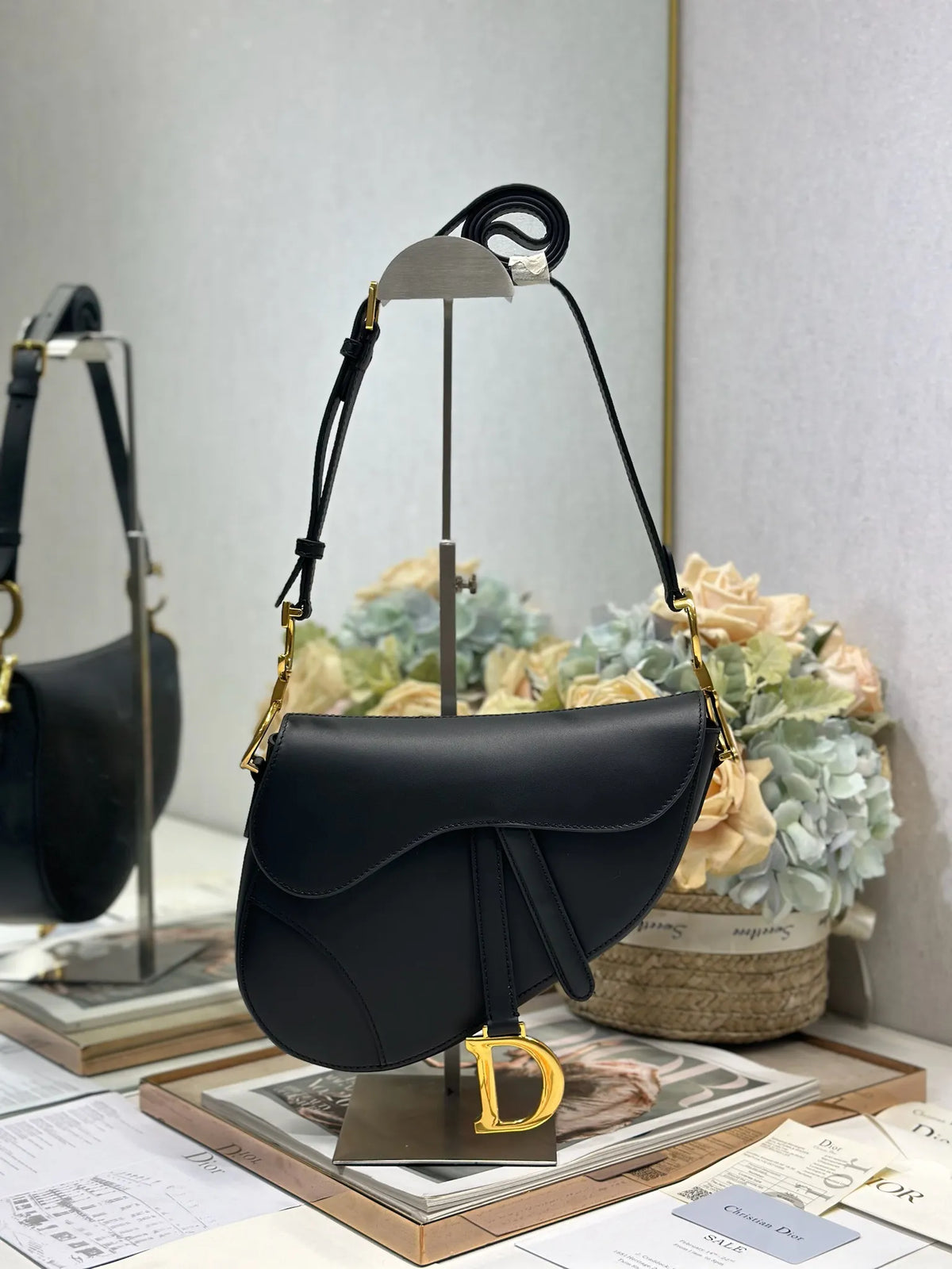 Saddle 9.4 in Calfskin Handbag 0466 Black