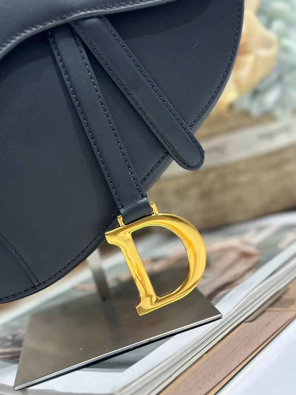 Saddle 9.4 in Calfskin Handbag 0466 Black