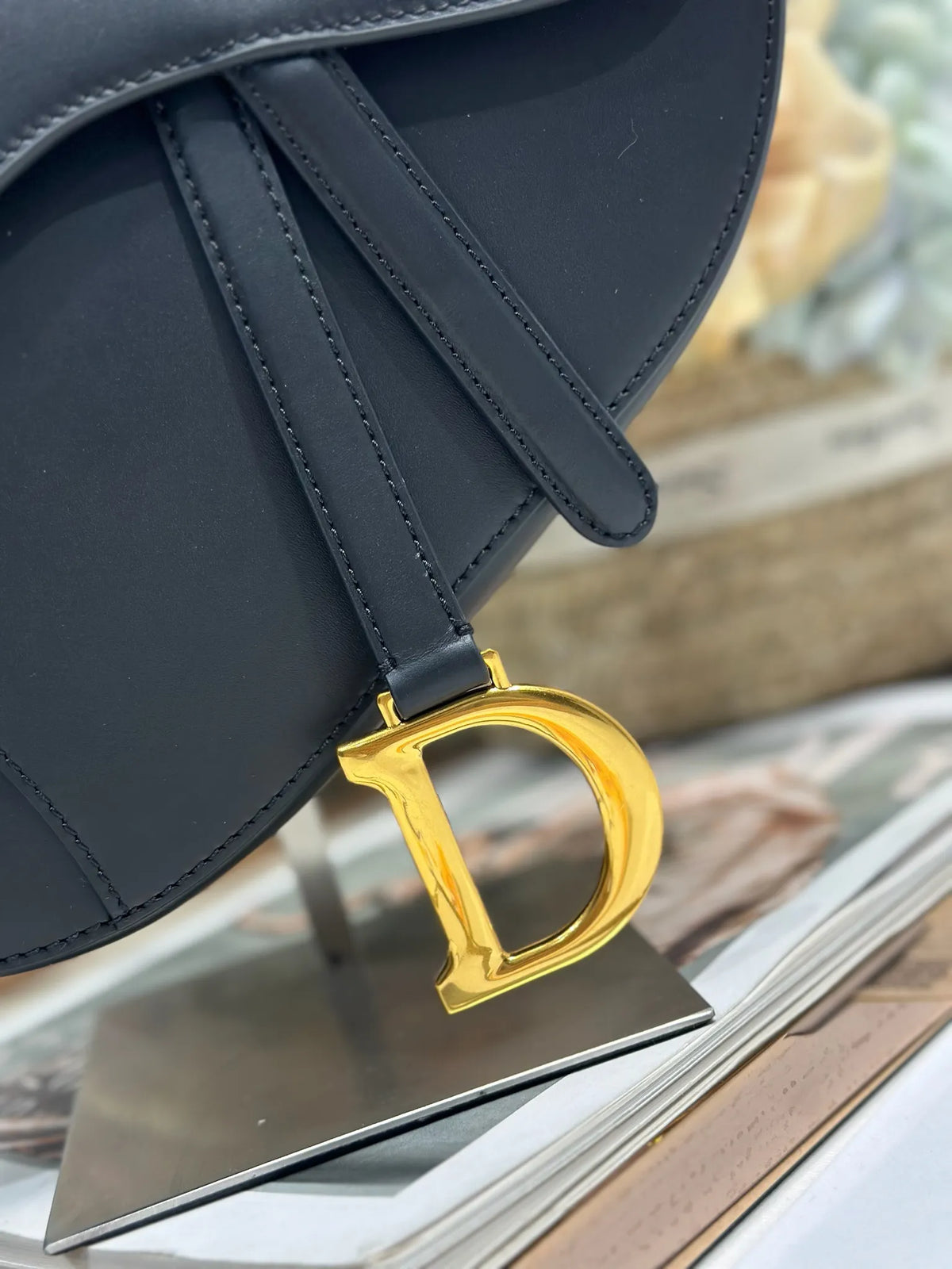 Saddle 9.4 in Calfskin Handbag 0466 Black