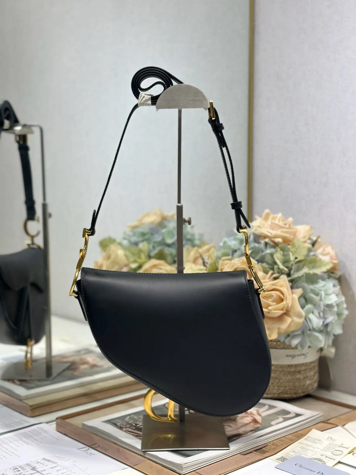 Saddle 9.4 in Calfskin Handbag 0466 Black