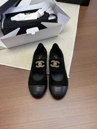 Sheepskin and Suede Shoes 255434